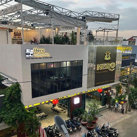 Hero Hostel & Billiards 쩌우독 외부 사진