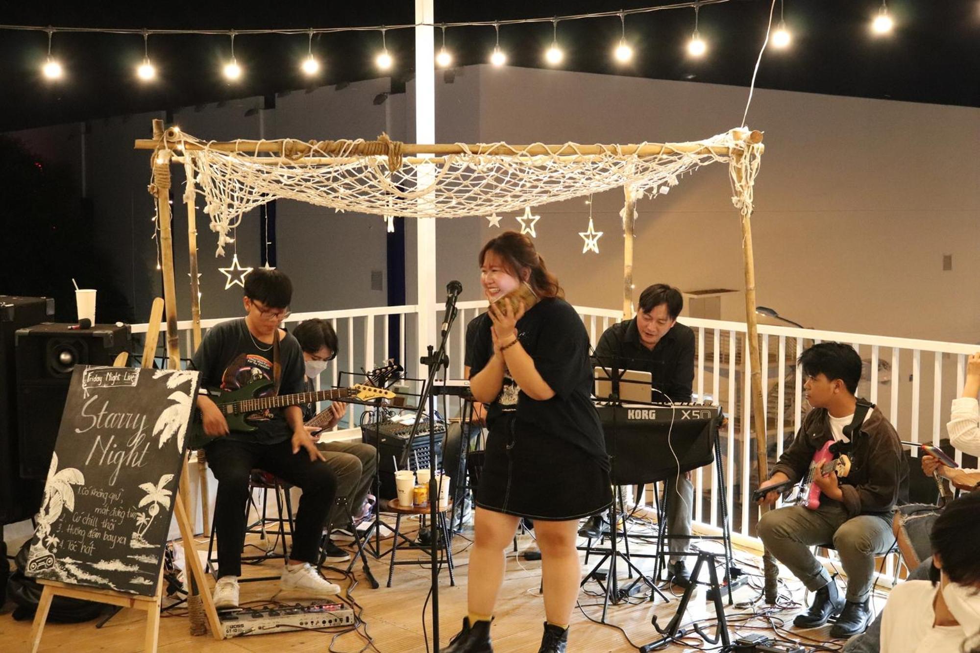 Hero Hostel & Billiards 쩌우독 외부 사진